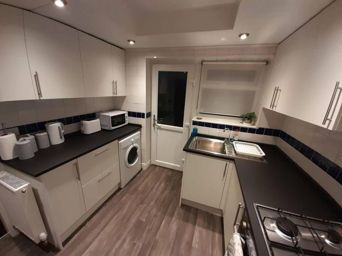Vila Bright 4-Bed House 15 Min To Manchester Centre Exteriér fotografie